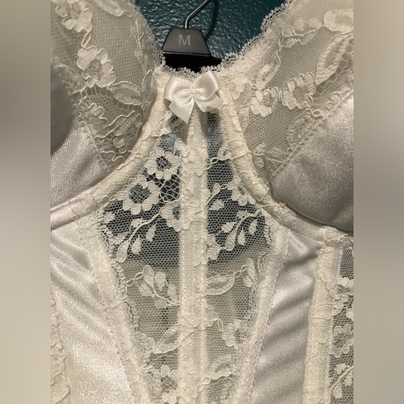 Va Bien Strapless Corset Bustier with Garters - Picture 3 of 16